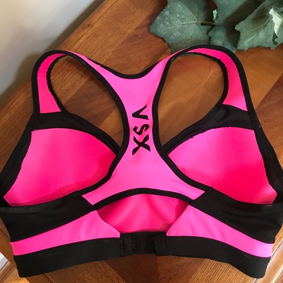 Victoria’s Secret Sports Bra 💕 - Picture 2 of 5